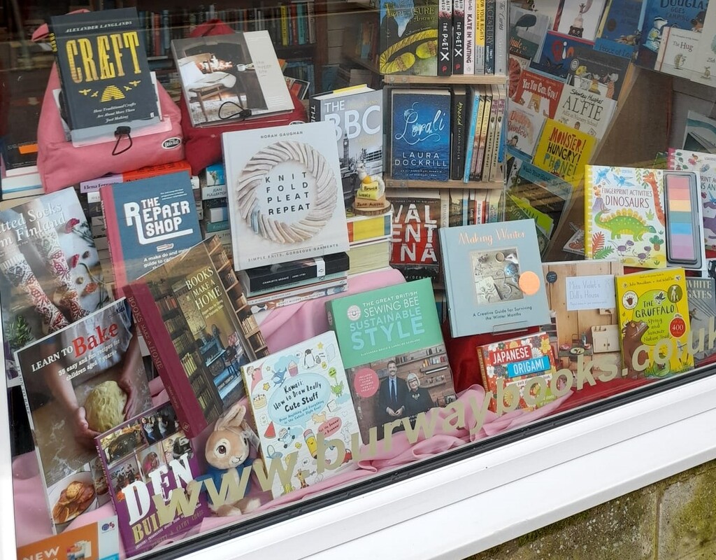Homemade Crafts and Glorious Designs - Bookshop.org